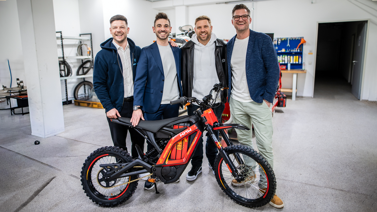 Masters of Dirt World × HMW Mobility